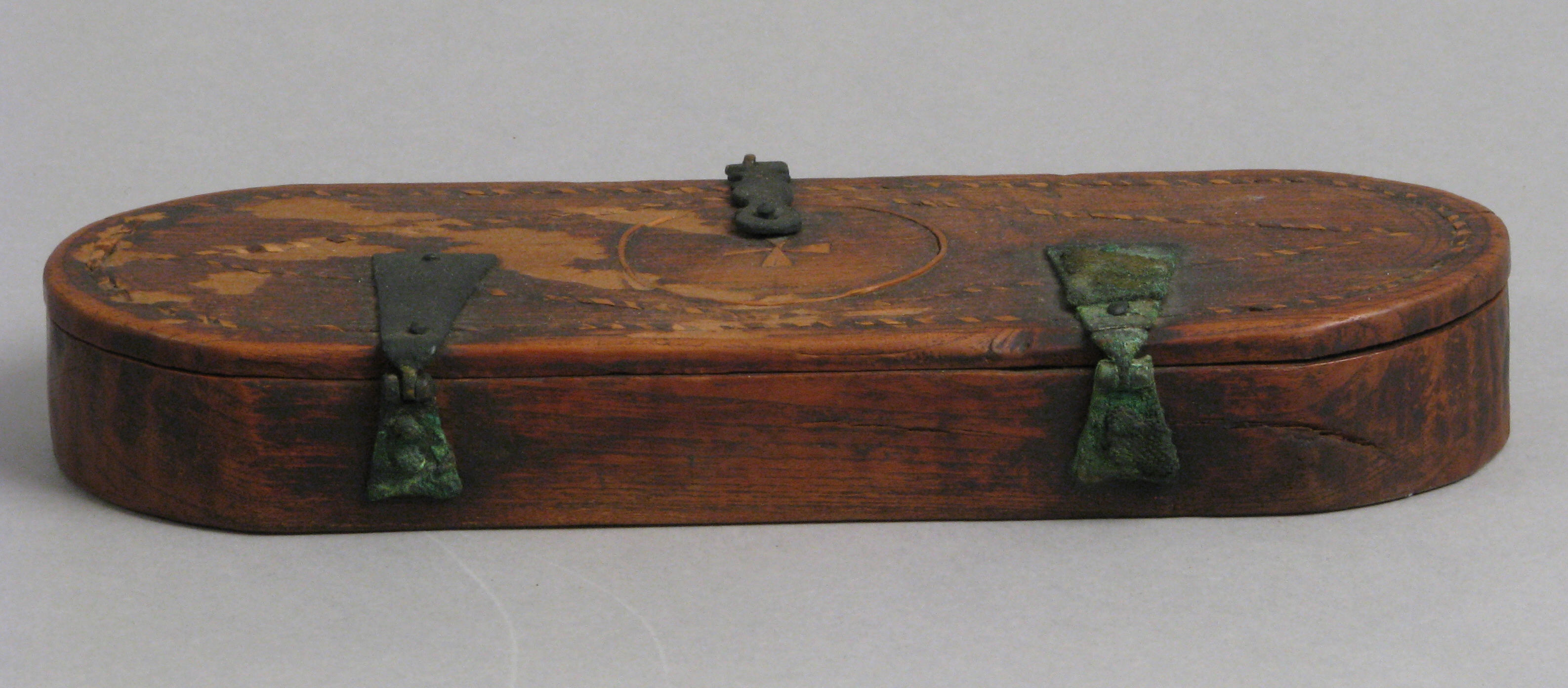 Balance scale symbolizing long and short positions
